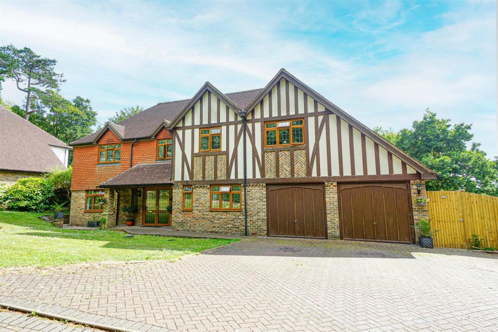 St Helens Park Road, Hastings, 6 bedroom, House Detached