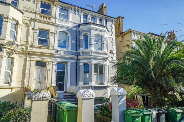 Holmesdale Gardens, Hastings