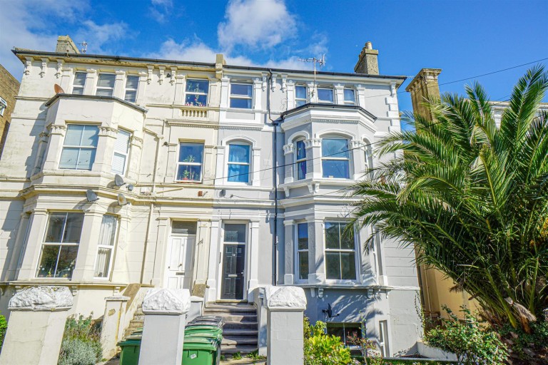 Holmesdale Gardens, Hastings