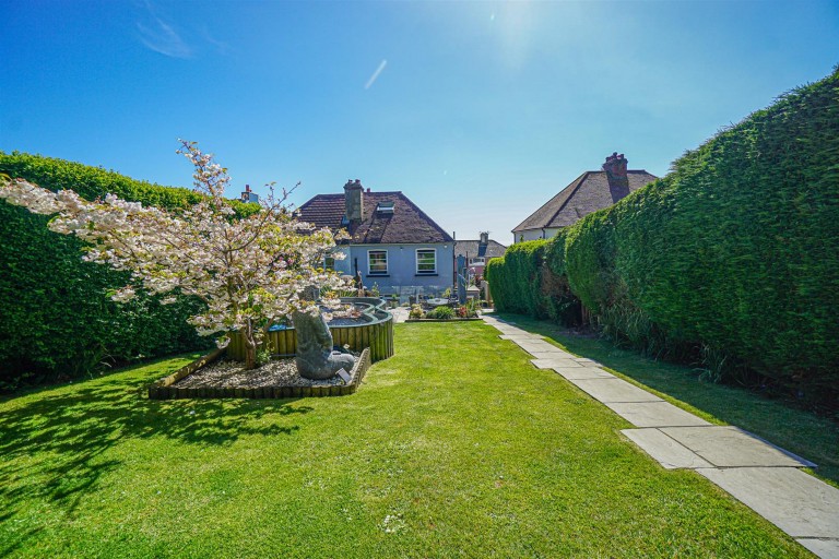 Victoria Avenue, Hastings
