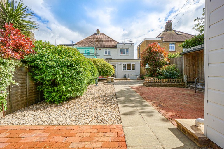 Hythe Avenue, St. Leonards-On-Sea