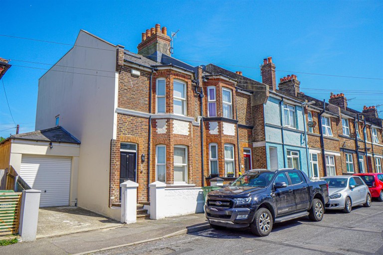 The Broadway, Hastings