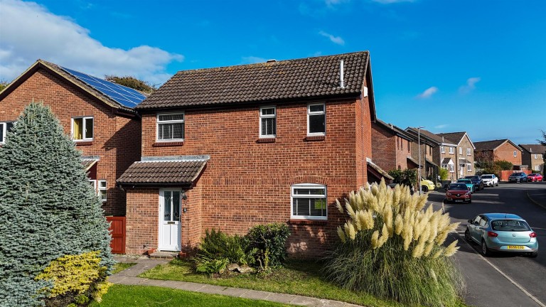 De Chardin Drive, Hastings