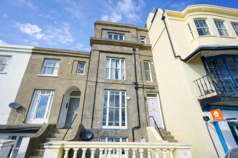 White Rock, Hastings