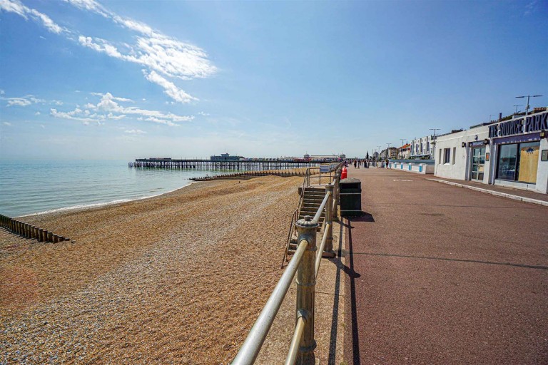 White Rock, Hastings