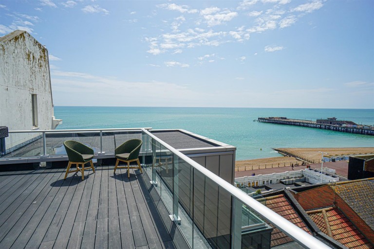 White Rock, Hastings