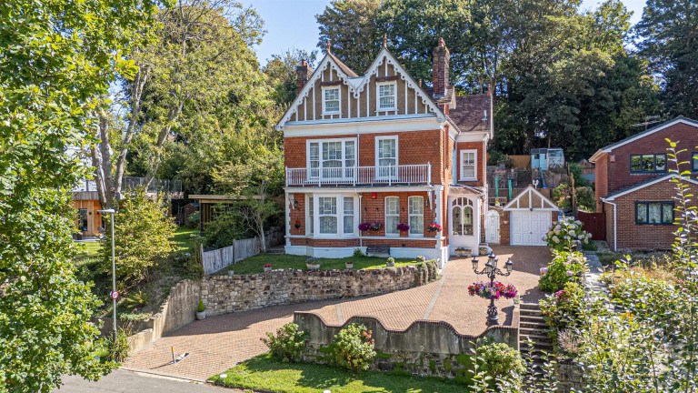 St. Helens Park Road, Hastings