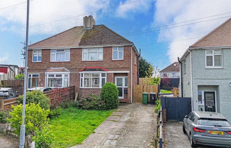 Battle Crescent, St. Leonards-On-Sea