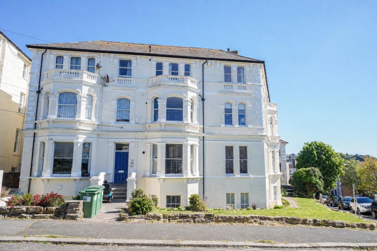 Holmesdale Gardens, Hastings