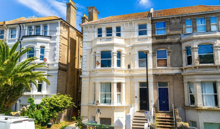 Holmesdale Gardens, Hastings