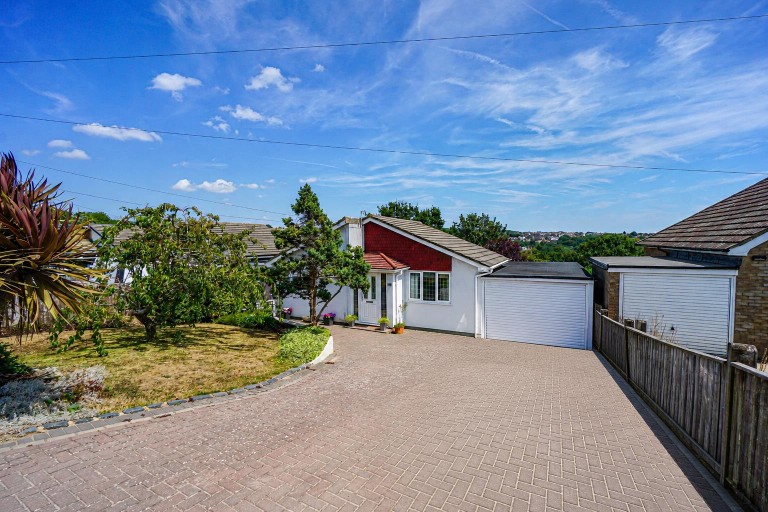 Pine Avenue, Hastings