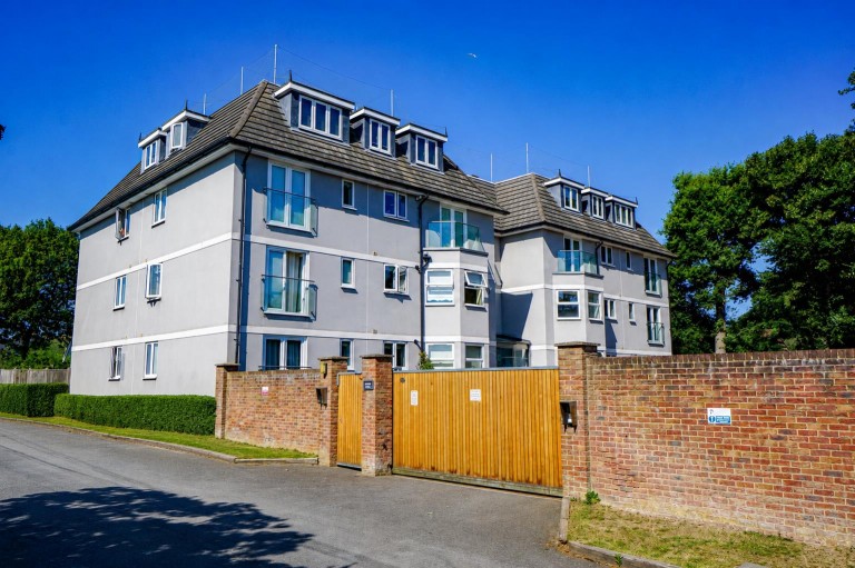 Pine Avenue, Hastings