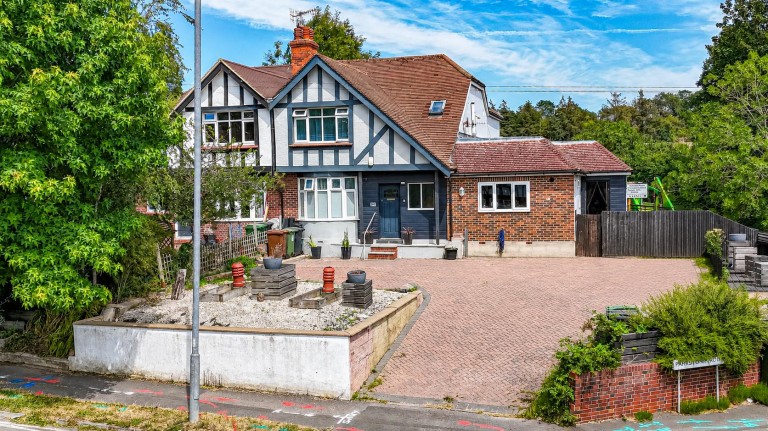 St. Helens Road, Hastings